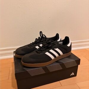 Adidas Men's Black and White Velosamba cycling shoes